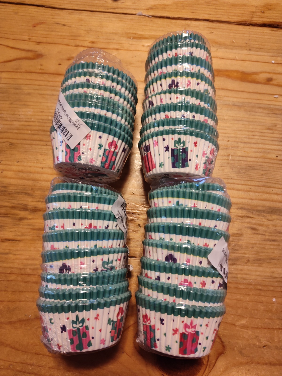 200-Count Cupcake Holders 4-Pack – Baking Essentials-image