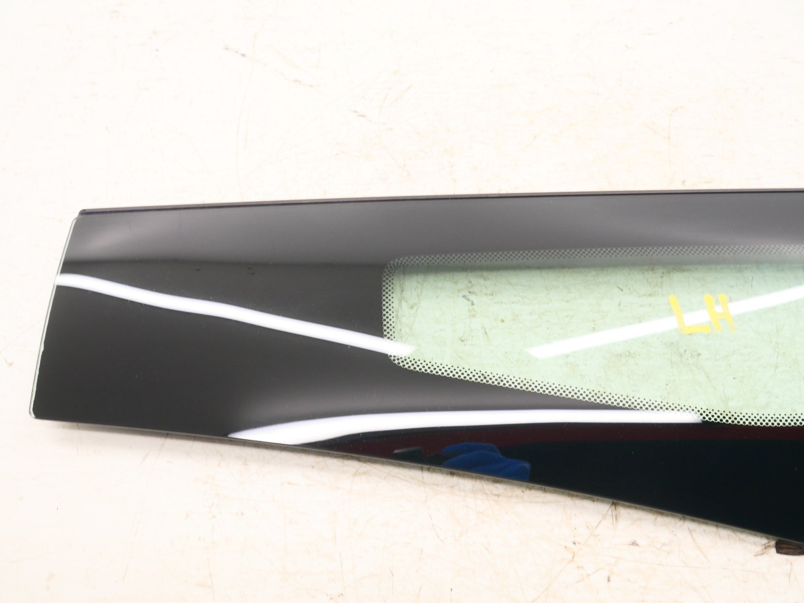 2020-2023 McLaren GT Left Quarter Window Glass Upper Driver LH 722AD271GP OEM