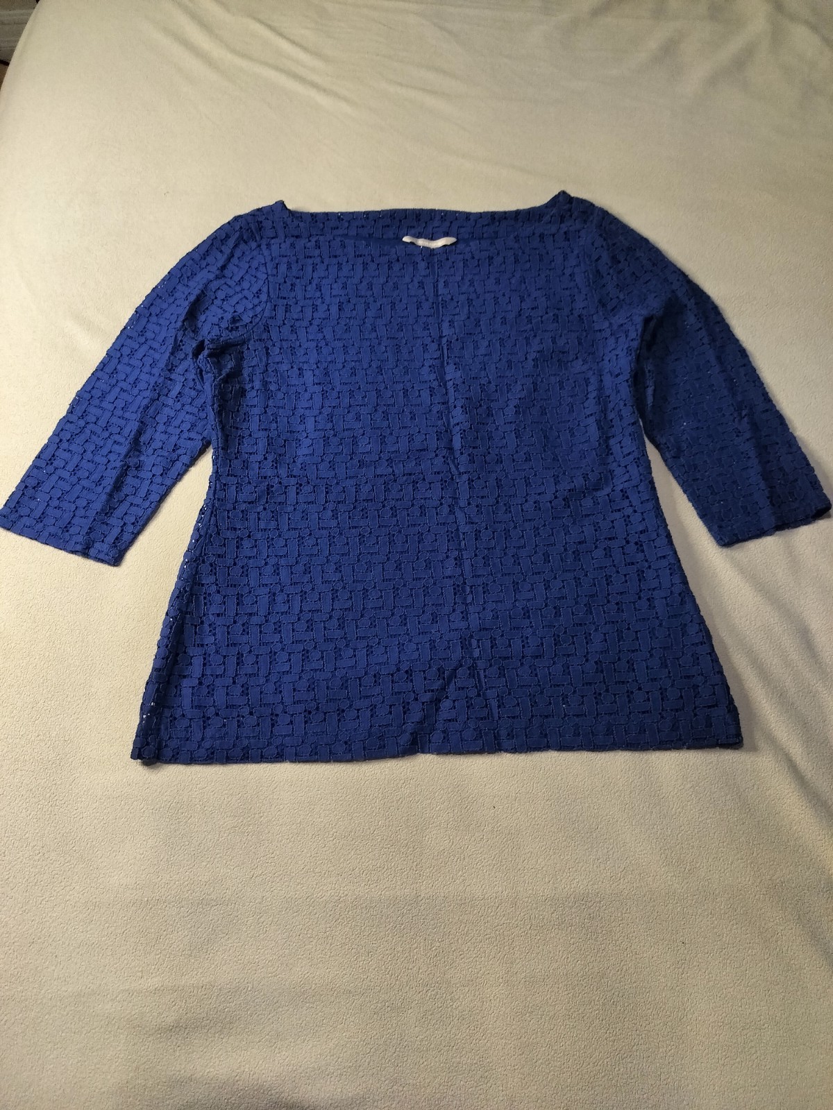 Banana Republic women's 3/4-sleeve top, royal blue crochet lined, sz 8, side zip