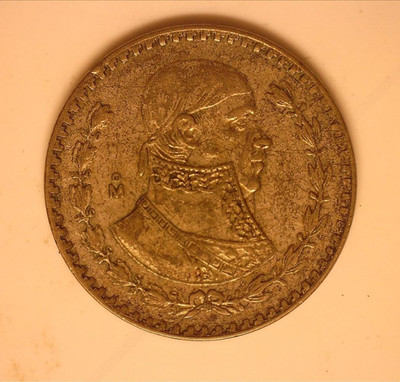 1961 Mo Mexico UN PESO : Raw/Ungraded : .100 Silver :  Offers Expected!