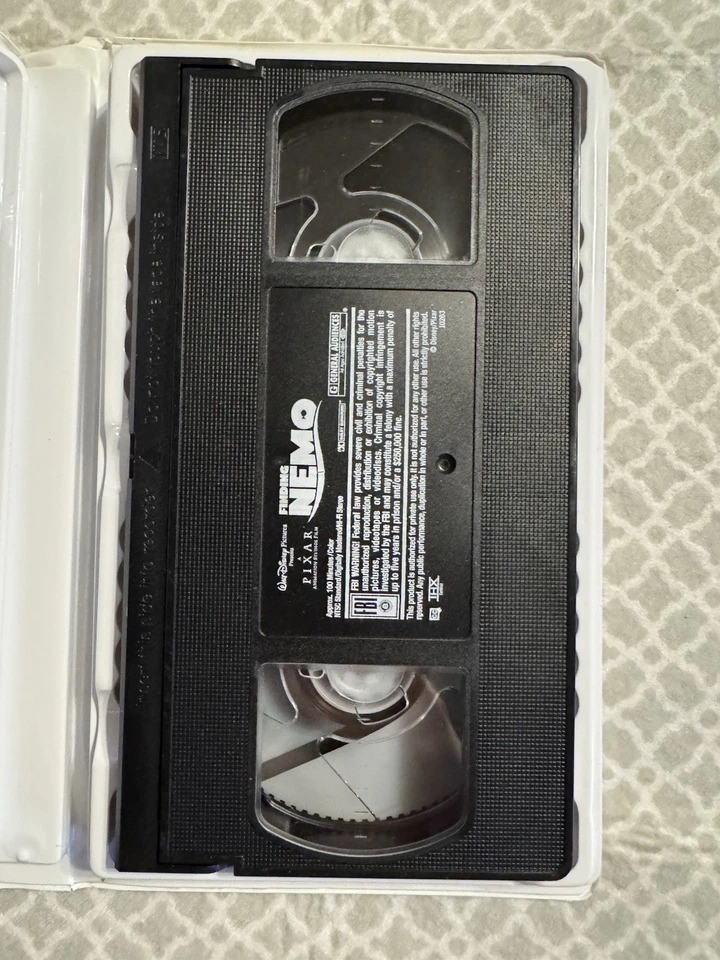 Finding Nemo (VHS, 2003) - Image 2 of 3
