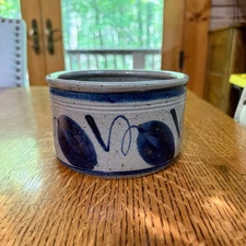 ROWE? POTTERY SALT GLAZED STONEWARE CROCK W/LEAVES & VINES, VERY NICE!!