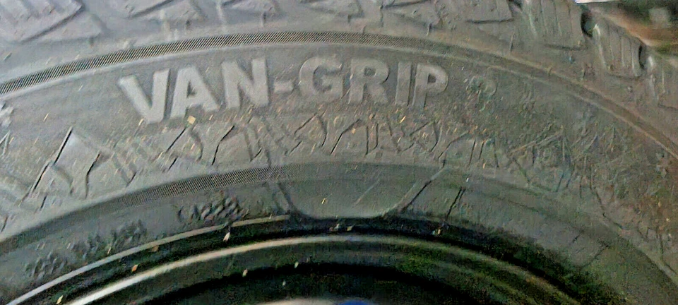 Satz Winterräder Ford Transit Tourneo Custom ab 0823 215 65 R16 Original 2712273 - Bild 3 von 4