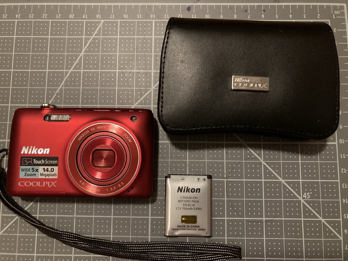 Nikon Coolpix S4100 Digital Camera 14MP Red w/Nikon Battery & Case