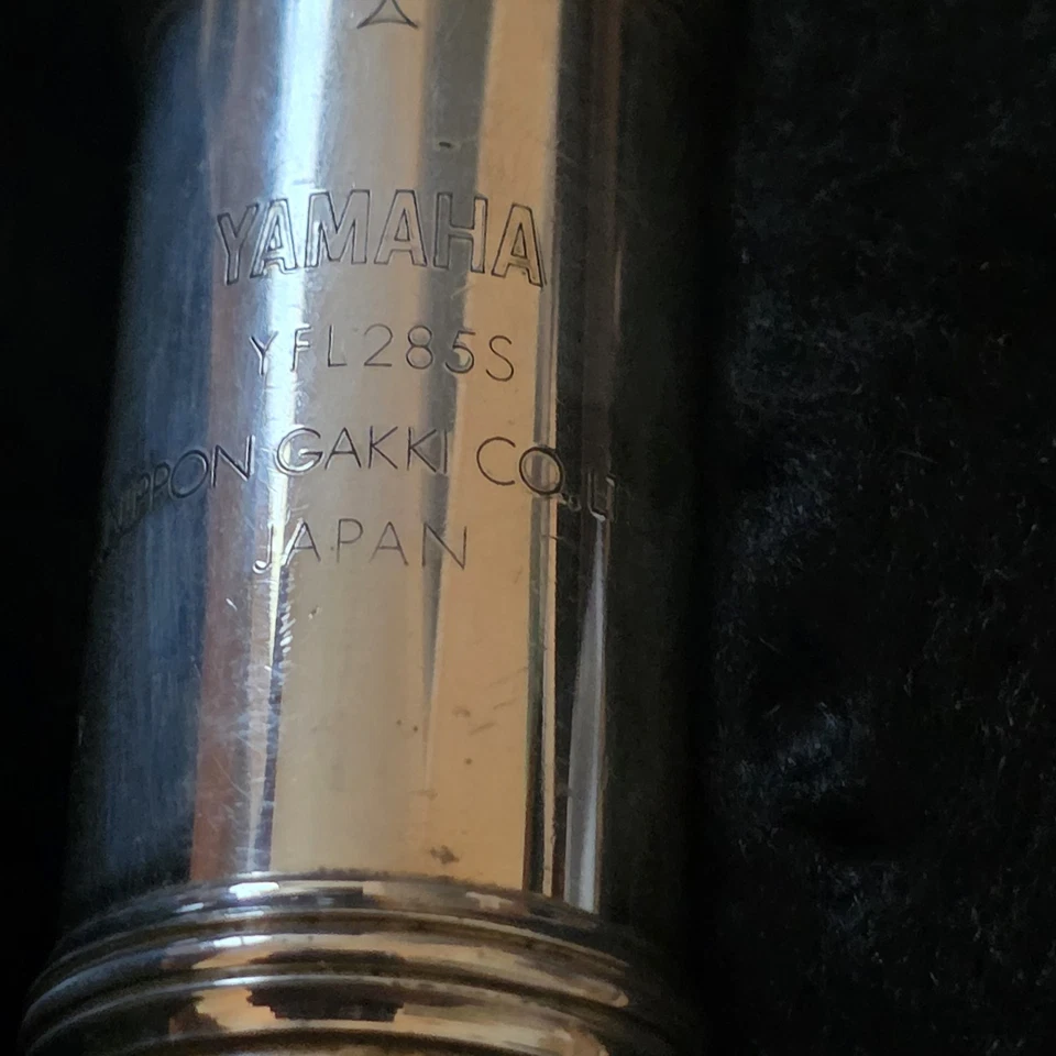 Flauta de orificio abierto Yamaha YFL 285S pie en C con estuche Sky Foto 2 de 4