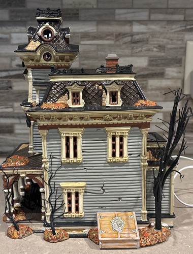 Dept 56 Halloween "Grimsly Manor”Snow Village #55004 Lights & Spooky Sounds! - Picture 10 of 20