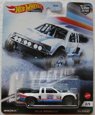 Hot Wheels 2021 Car Culture Hyper Haulers Baja Bouncer 2/5 con pilotos reales