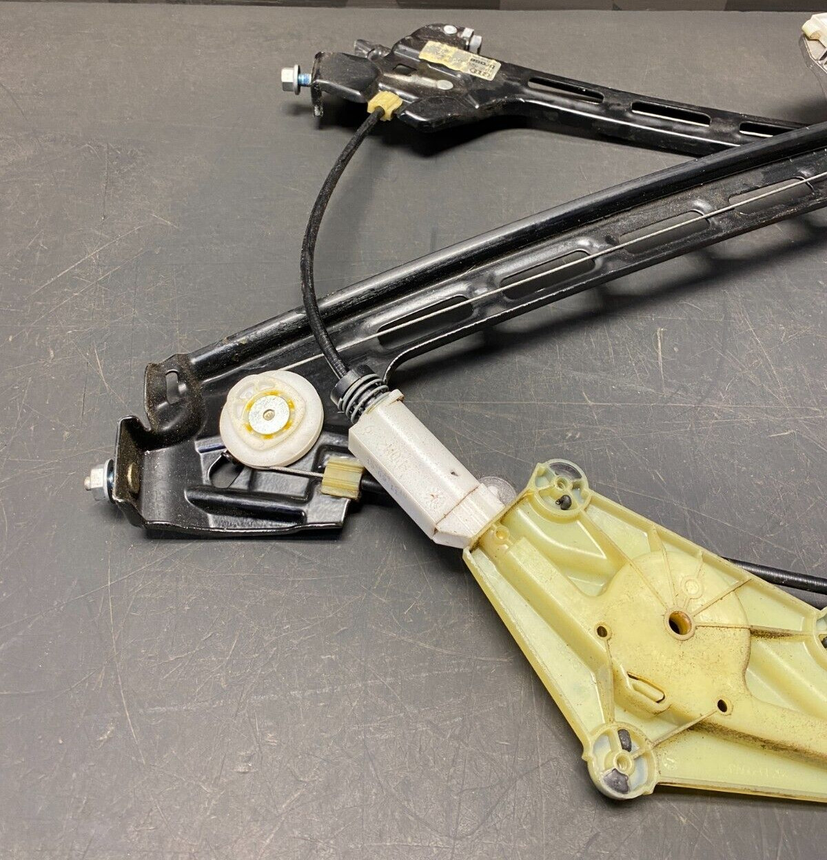 2012 AUDI R8 V10 OEM COUPE PASSENGER RH WINDOW REGULATOR MOTOR USED