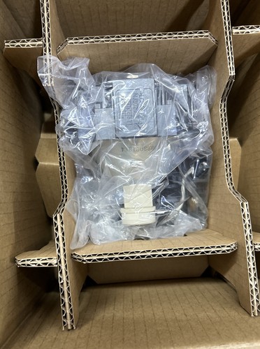 Hitachi DT01585 Projector Lamp with Osram Bulb - NEW in Box - Picture 3 of 4