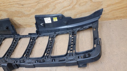 2017 2018 2019 2020 JEEP GRAND CHEROKEE Front Bumper Upper Grille Trim - Picture 21 of 24