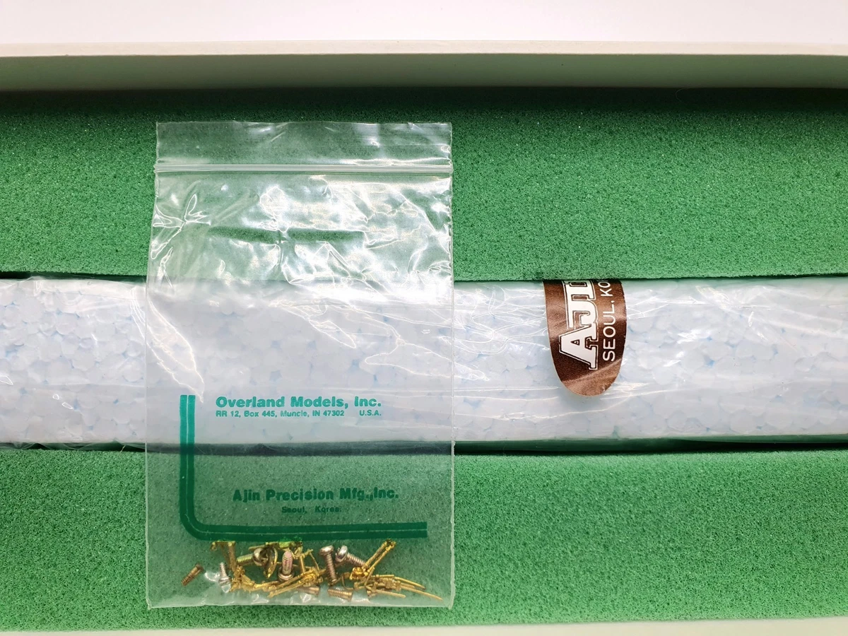 OVERLAND MODELS (AJIN) BRASS HO NYC FLEXI-VAN CAR MARK IV - MINT IN BOX