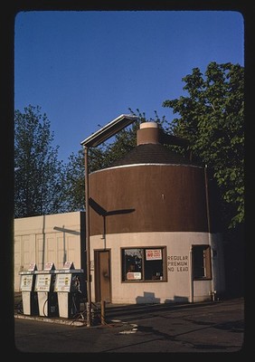 Photo:Junction City Oregon Brown Jug Gas Station 1980s