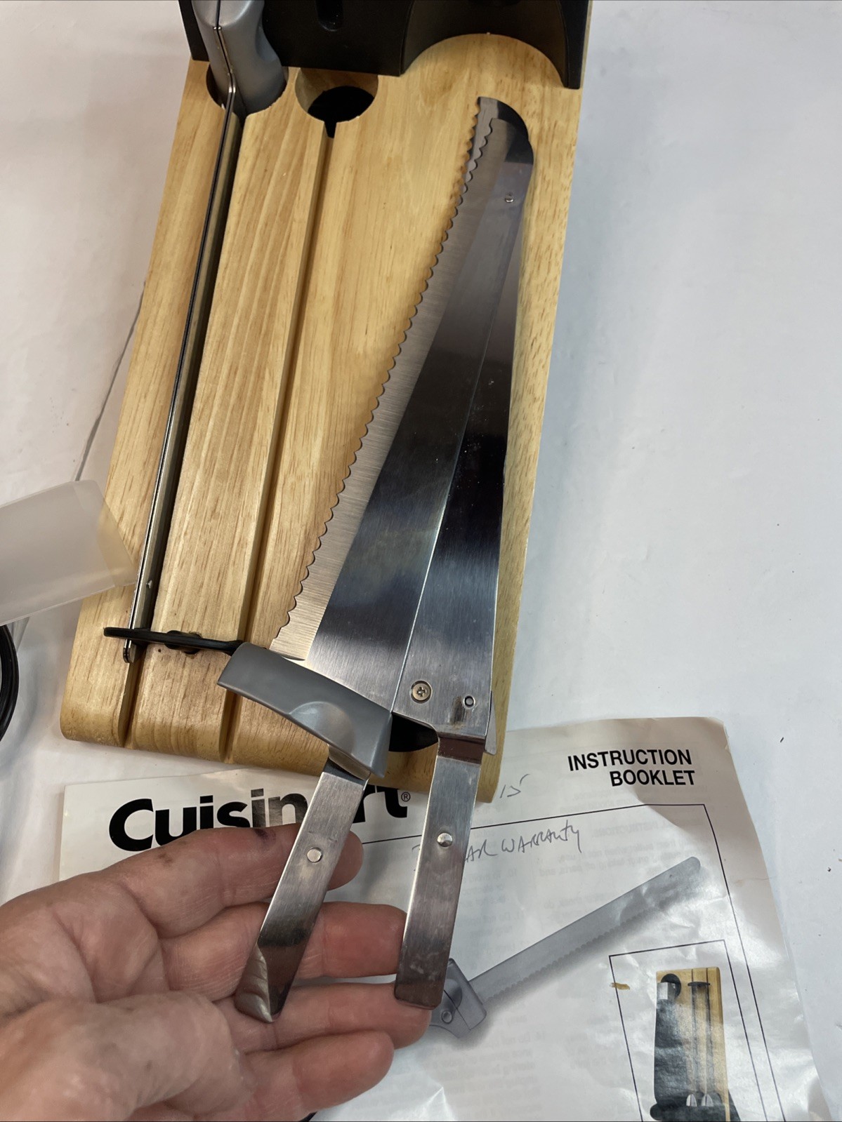 Cuisinart CEK-40 Electric Knife With 2 Blades And Butcherblock Holder Kitchen