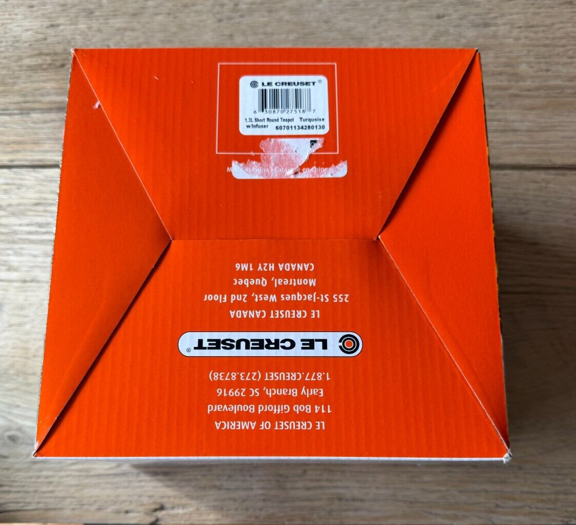 Le Creuset Stoneware Large Round 44 oz Teapot w/ Infuser Turquoise Blue NEW