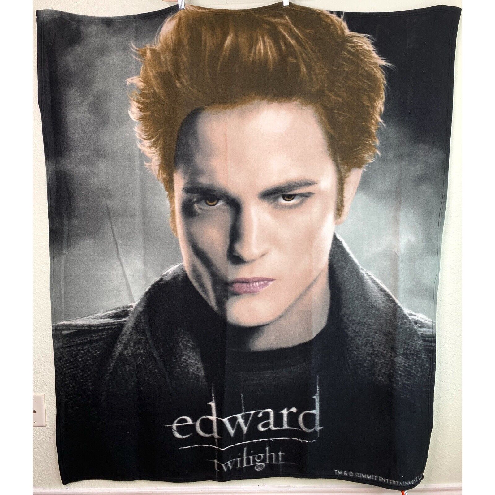 The Twilight Saga New Moon Team Edward Cullen Fleece Throw Blanket Vampire Neca