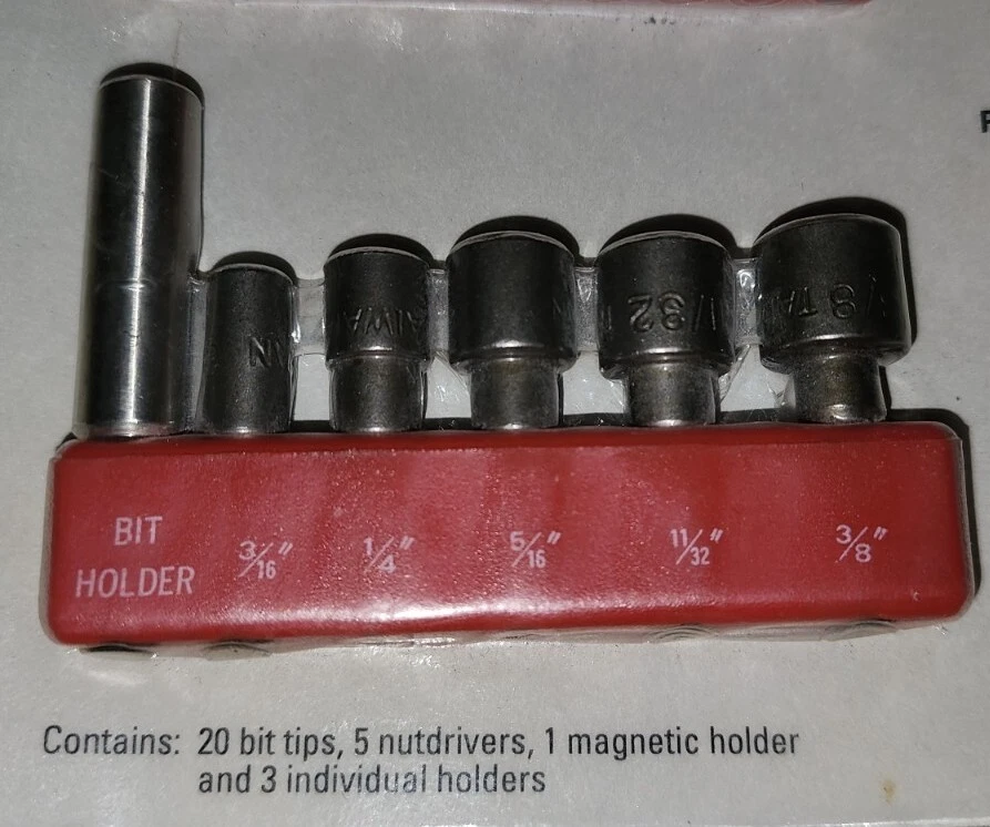 BLACK & DECKER VINTAGE 29 PC. MAGNETIC SCREWDRIVER SET ANTI SLIP DESIGN NOS - Image 2 of 4