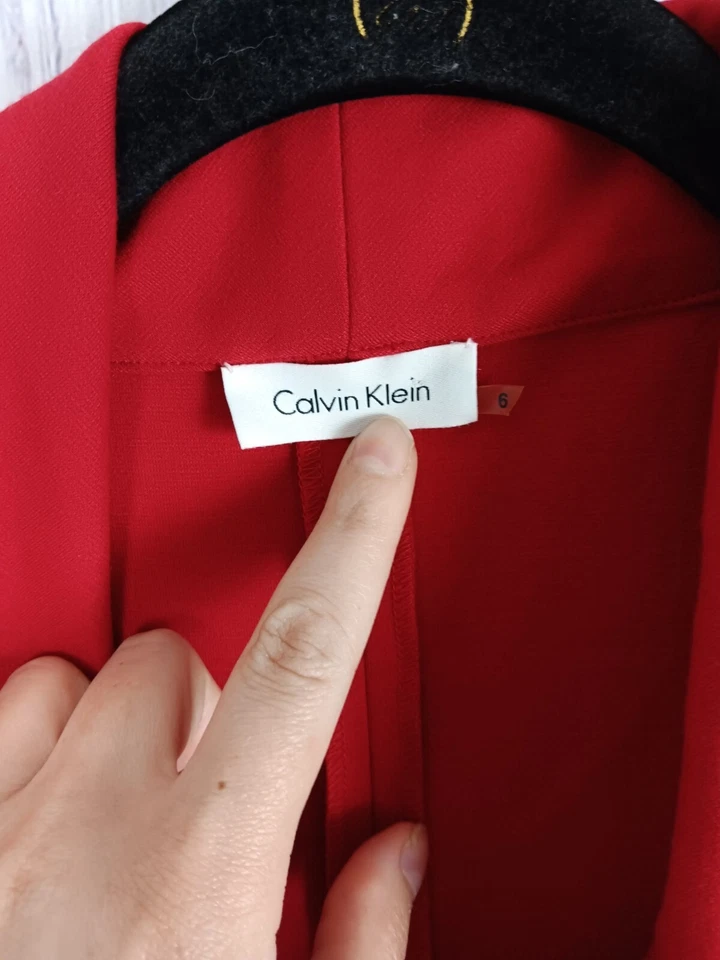 Vestido Vaina Calvin Klein Para Mujer Talla 6 Rojo Hasta la Rodilla Capucha Cuello Redondo Pliegues Foto 3 de 4