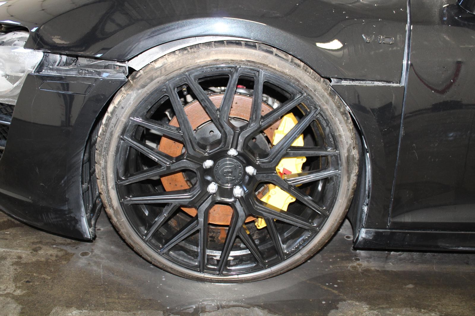 Audi R8 2011 Door framework