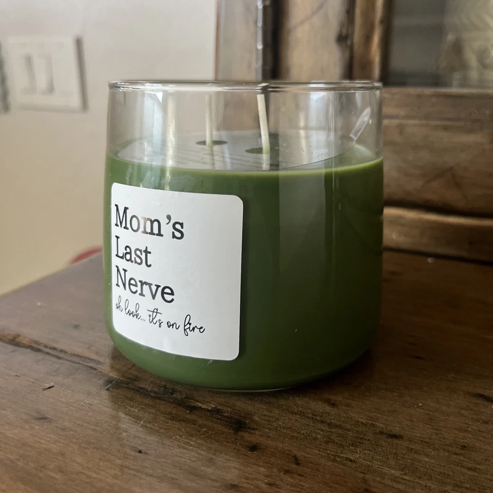 Candle Lite Bálsamo Bosque Mamás Último Nervio En Fuego Vela 15 Oz Cumpleaños Mamá Regalo Foto 3 de 4