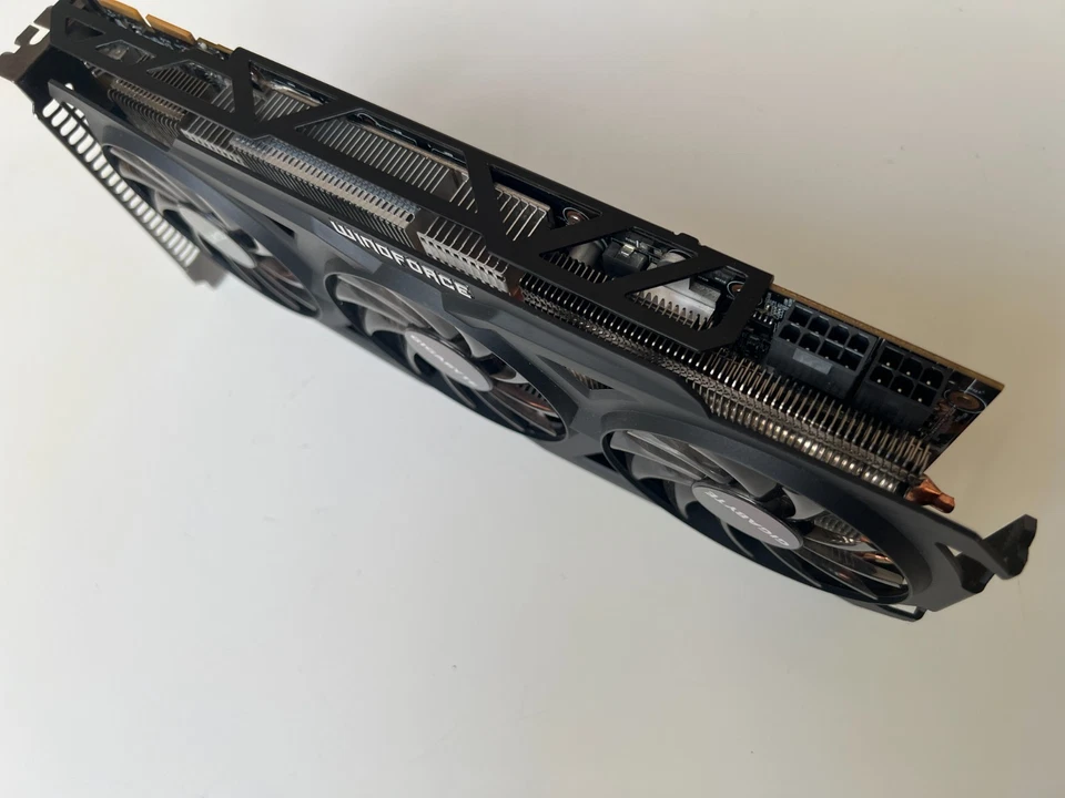 AMD R9 280X OC 3GB Graphics Card, Mac Pro, Flashed for Apple Boot Screens, Mint - Image 4 of 4