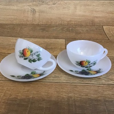 Vintage Arcopal RARE Fruits d France Milchglas 2x kleine Tasse & Untertassen Expresso