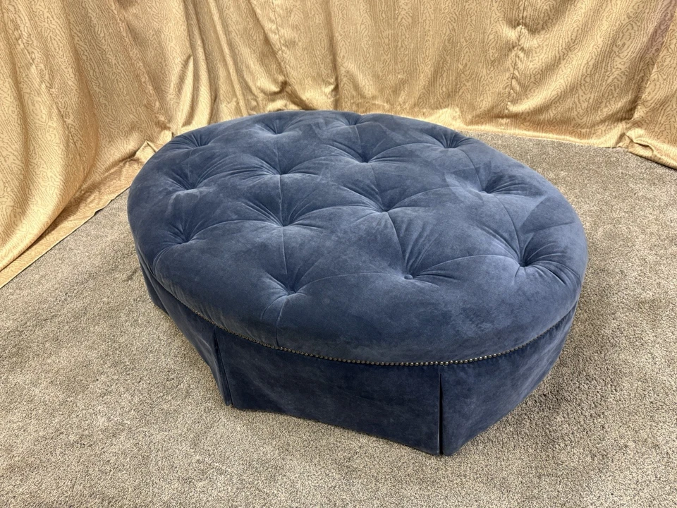 Delivery available vintage velvet ottoman extra large tufted - Image 3 of 4