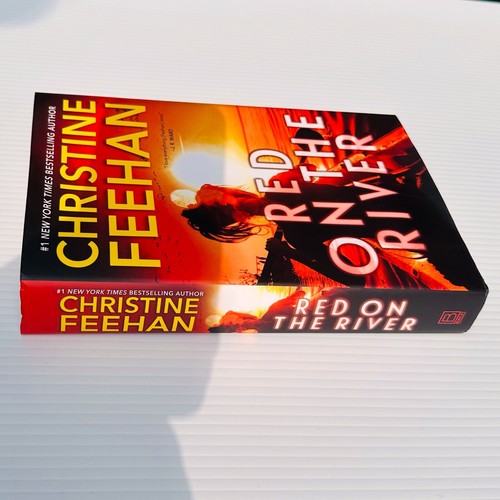 Christine Feehan First Edition/Print Lot (2) HCDJ Dark Whisper, Red On The River - Picture 16 of 24