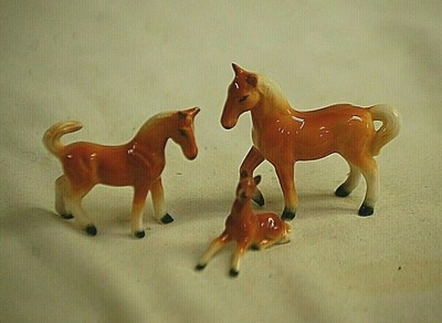 mini horse figurines
