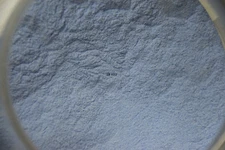 1414.08 - 1 OUNCE LIGHT SKY BLUE BULLSEYE GLASS POWDER FRIT 90 COE FUSIBLE