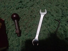 Geometric   Die Heads  Parts Lot handle  wrench allen wrench empty box