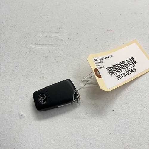 TOYOTA CAMRY 2018 - 2021 SMART ENTRY FLIP KEY FOB REMOTE TRANSMITTER OEM - Picture 2 of 16