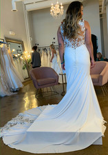 Ivory Lace Cap Sleeve Scoop Neck Mermaid Fit & Flare Wedding Dress TrainAbout th