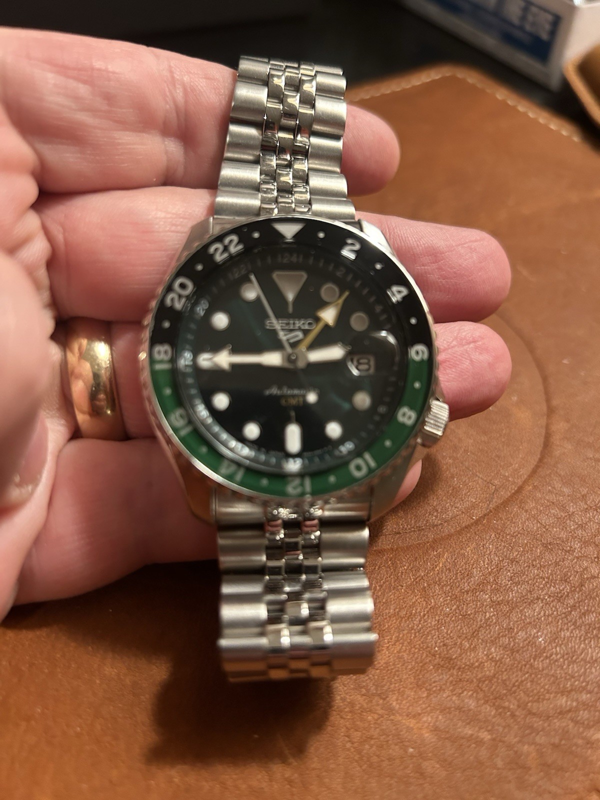 Black Seiko 5 - Watch Green GMT Sports SSK001 - VintageWatches.PK Black Seiko 5 - Watch Green GMT Sports SSK001 - vintagewatches.pk