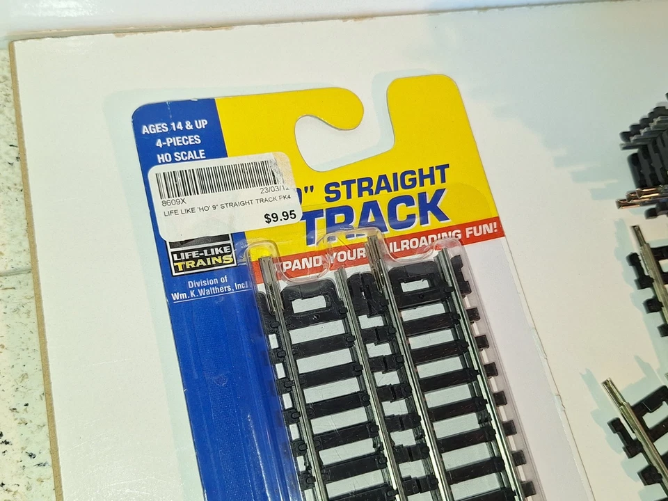 Lifelike track selection x 51p. 2 rail Steel type track. V/good used cond. HO - Image 4 of 4