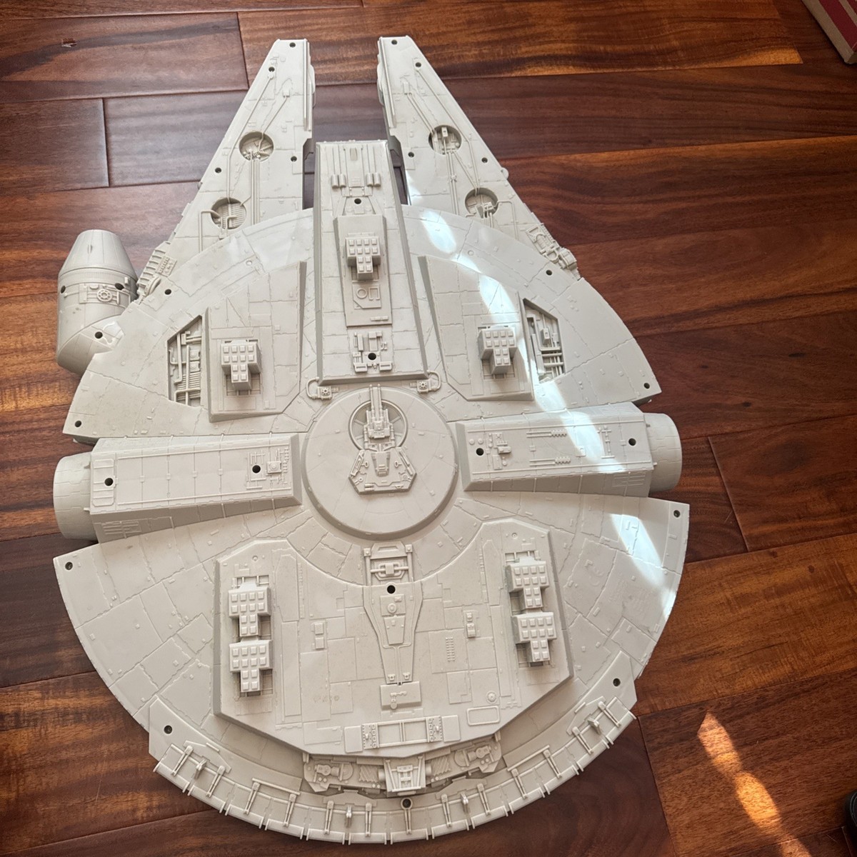 Star Wars Millennium Falcon Grey Plastic Ship Display 28