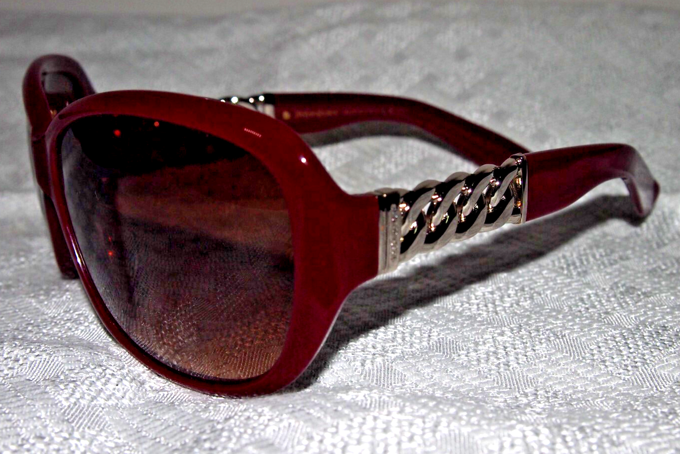 Occhiali da sole donna Yves Saint Laurent catena bordeaux e argento Made in Italy