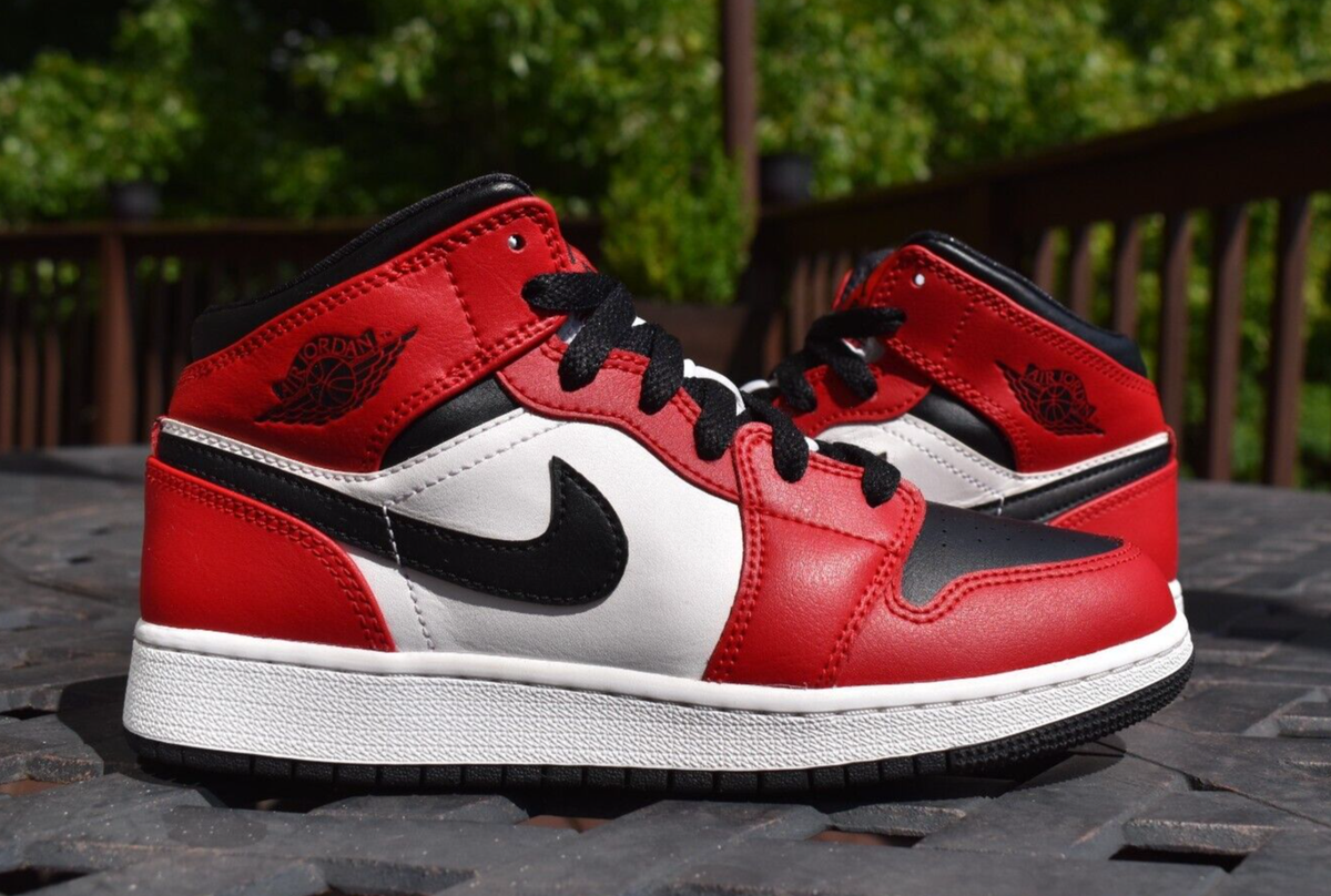 ★関税込★NIKE★Jordan 1 Mid Chicago Black Toe★25-30cm★ ☆【NIKE】☆Jordan 1 Mid Chicago Black Toe☆25-30cm☆ (Nike