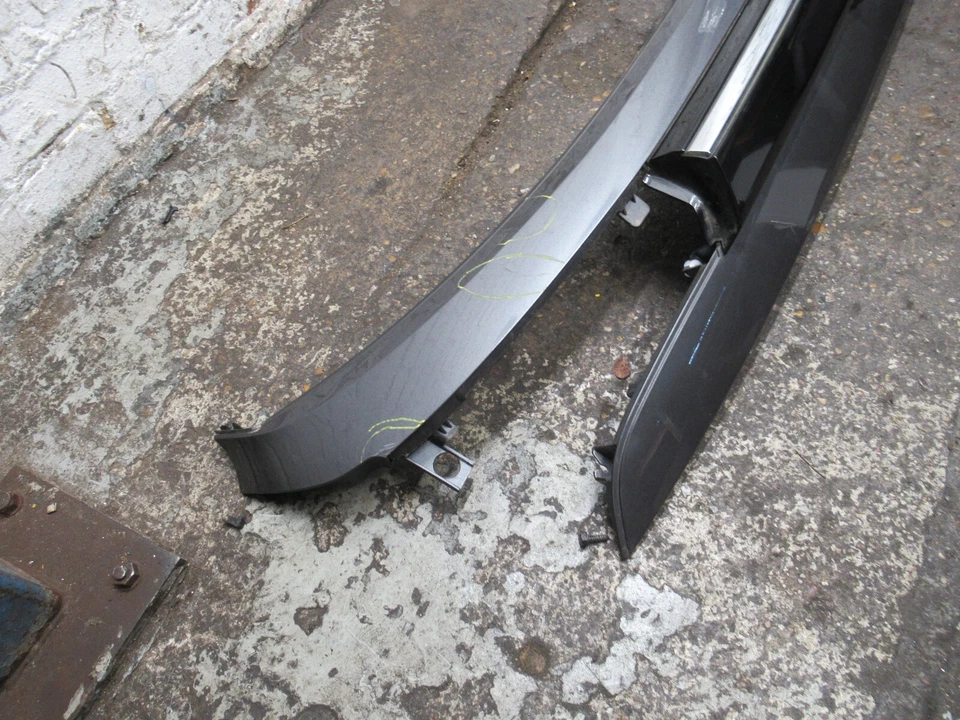 2023 SUZUKI S-CROSS ALLGRIP AKK 1.5 HYBRID MK1 5DRS HATCH REAR TAILGATE TRIM - Image 2 of 4