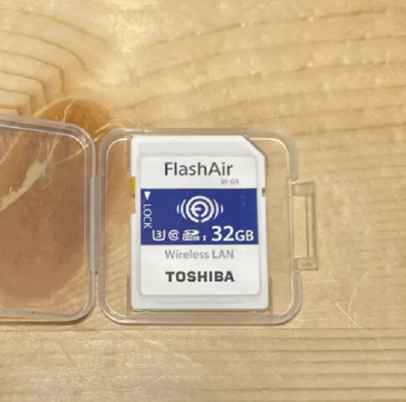 TOSHIBA W-04 FlashAir 32GB Memory Card body Good condition From