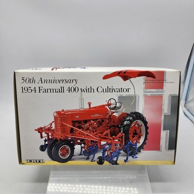 1/16 1954 Farmall 400 Tractor Cultivator 50th Anniversary Edition RC2 ERTL New