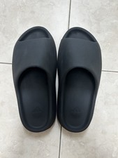 Onyx Yeezy Slides Men  s Size 10