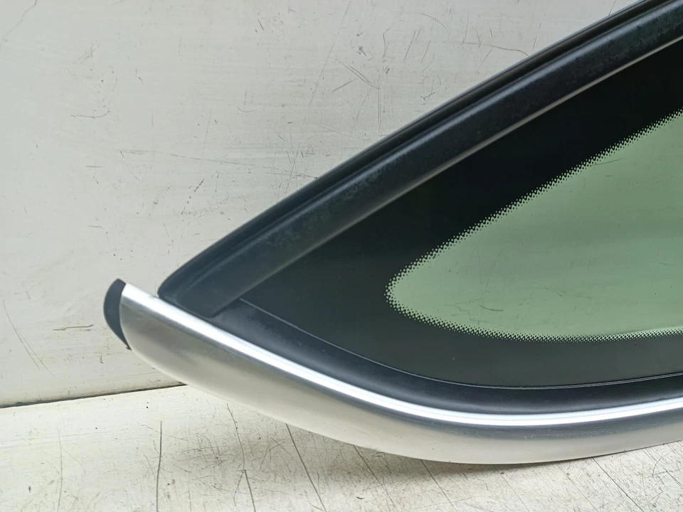 MERCEDES C CLASS QUARTER SIDE GLASS REAR RIGHT A2046702600 C204 2007 - 2015 - Image 4 of 4