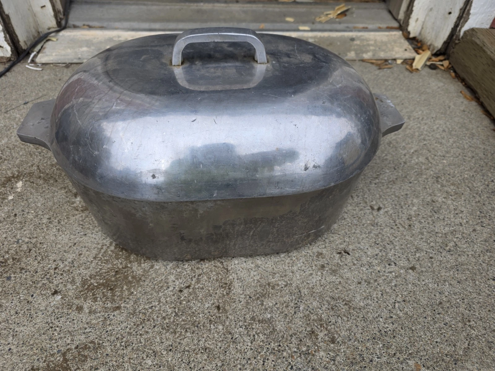 Vintage Royalty Nasco 13 Quart Roaster Dutch Oven