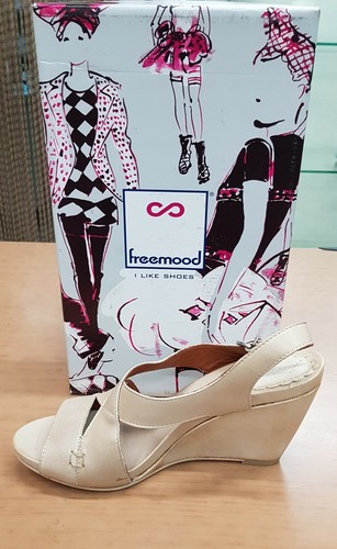 FREEMOOD Sandalo moda con zeppa Made in Italy Pelle Beige Zeppa 100 n° 39 - Foto 2 di 3
