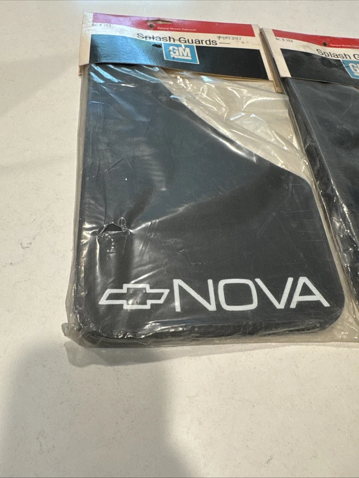 Nuevo de Lote Antiguo GM 999381 Chevrolet Nova Guardabarros Delantero Trasero Negro Fabricante de Equipo Original Foto 2 de 4