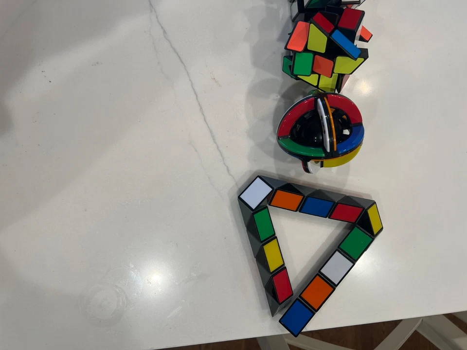 12 rubix/or speed cube, 2x2, 3x3,4x4,5x5 ect. Other unique and fun shaped cubes - Image 4 of 4