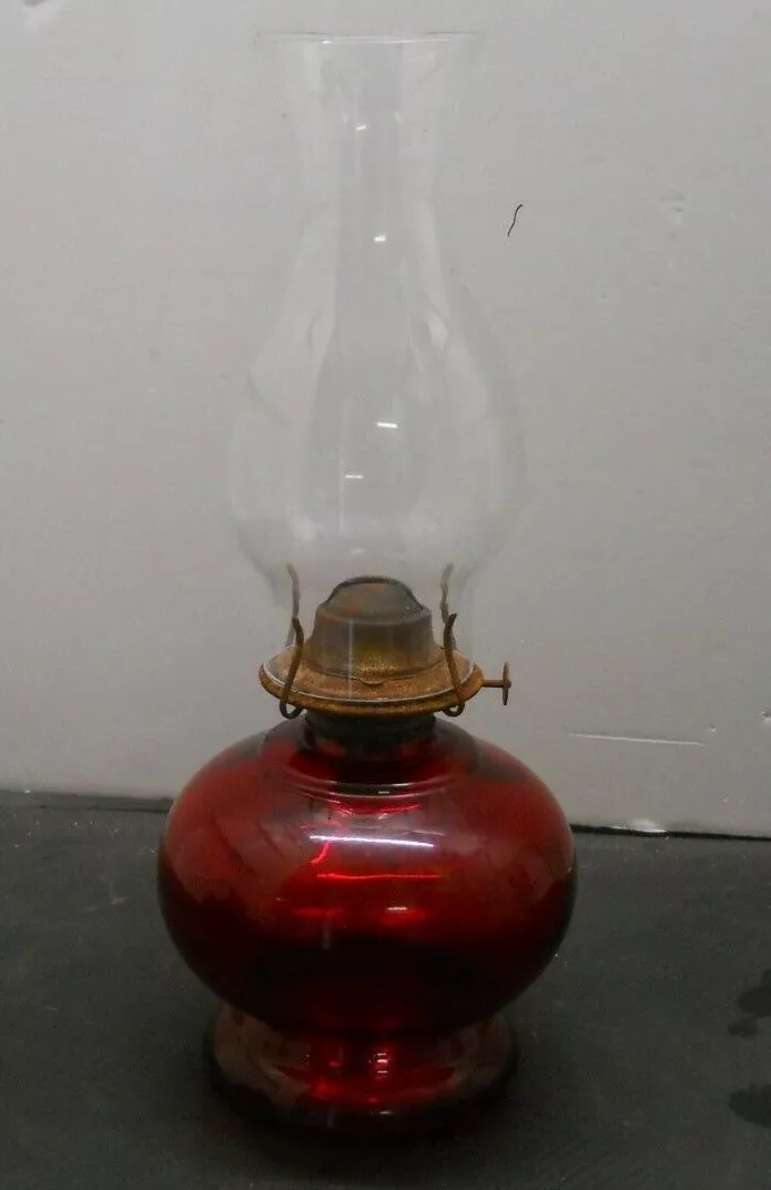Red glass oil lamp deals