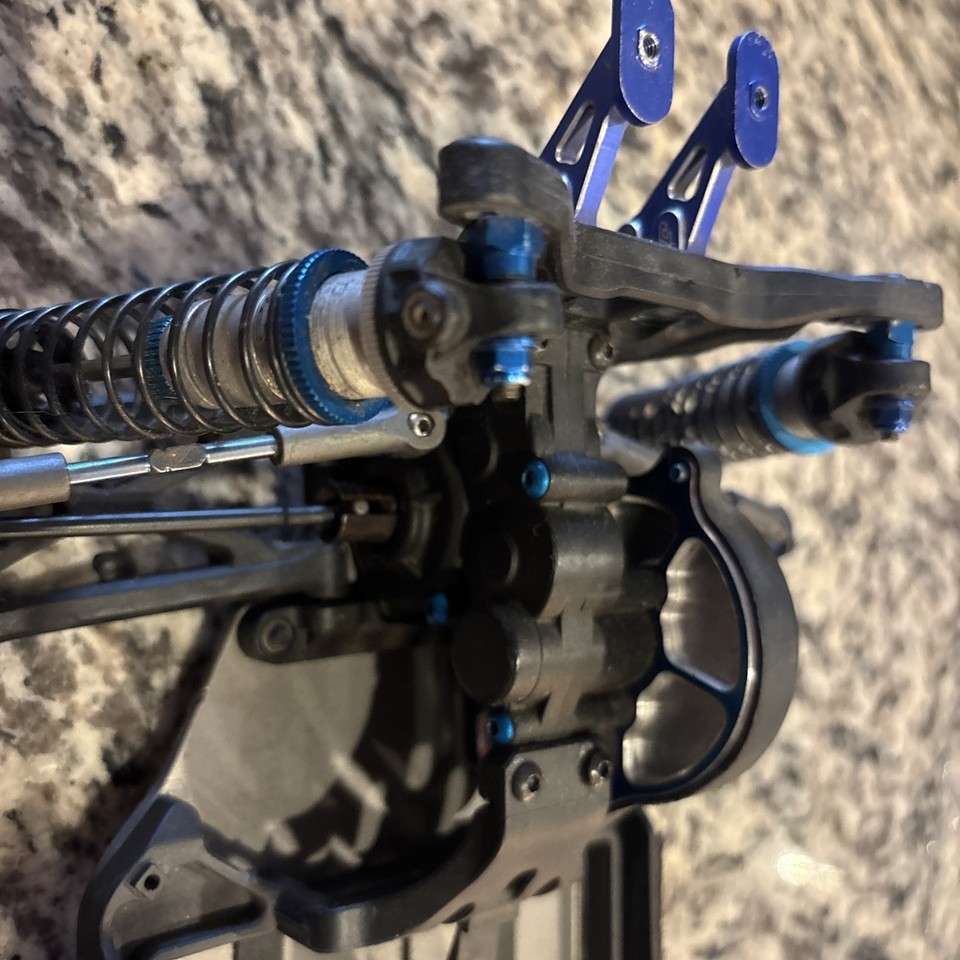 Nocche Di Sterzo In Billetta BLU Per Associated RC10B5 E B5M - Integy ASC90003