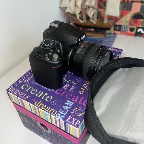 Nikon D3000 10.2MP Digital SLR Camera w/ AF-S DX Nikkor 50 mm Lens Needs Charger - Picture 16 of 17