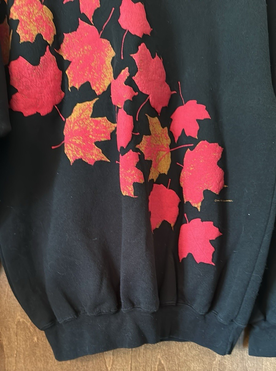 Vintage 1992 Black Red Orange Fall Maple Leaves Turtleneck Sweatshirt Size M